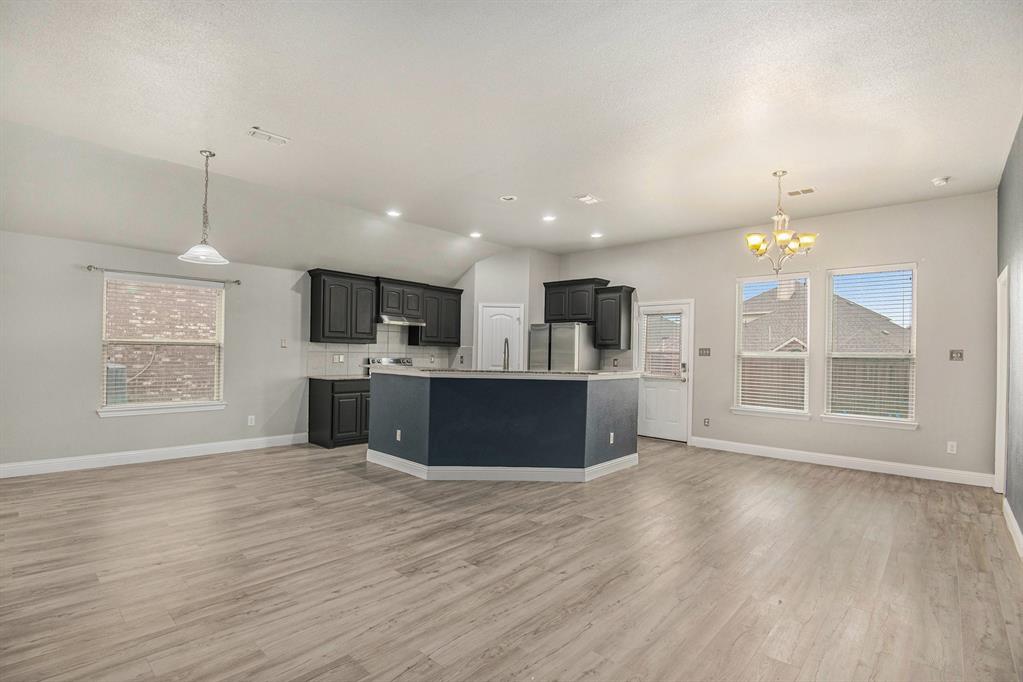 5749 Diamond Valley Drive Property Photo 5