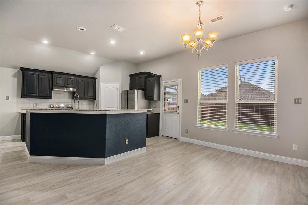 5749 Diamond Valley Drive Property Photo 6