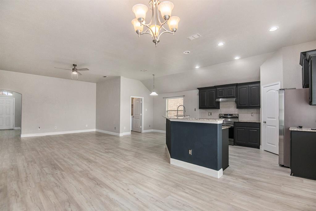 5749 Diamond Valley Drive Property Photo 7