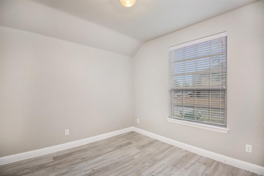 5749 Diamond Valley Drive Property Photo 11
