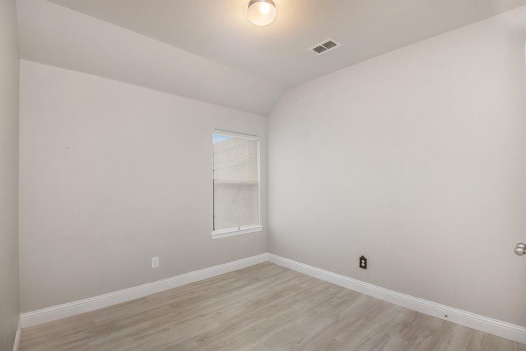 5749 Diamond Valley Drive Property Photo 12