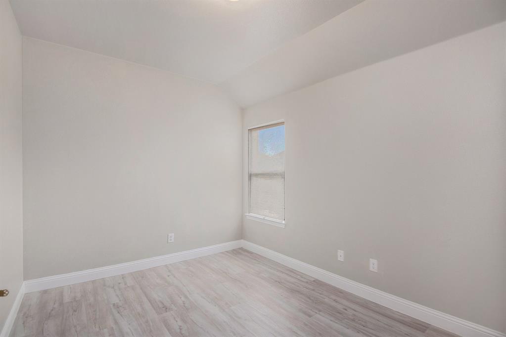 5749 Diamond Valley Drive Property Photo 13
