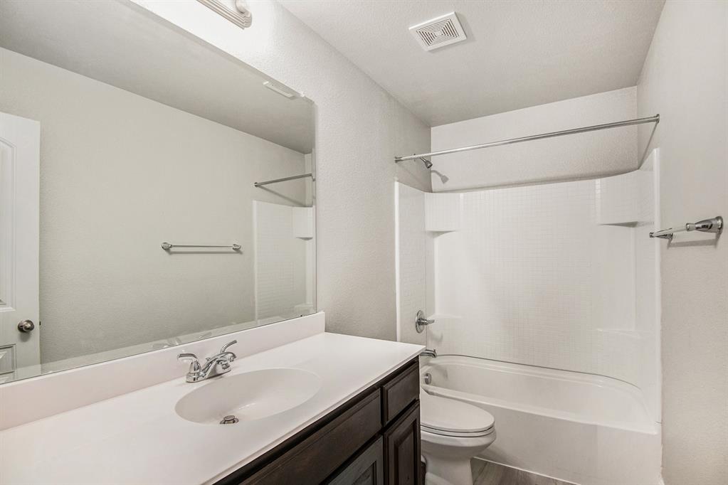 5749 Diamond Valley Drive Property Photo 14