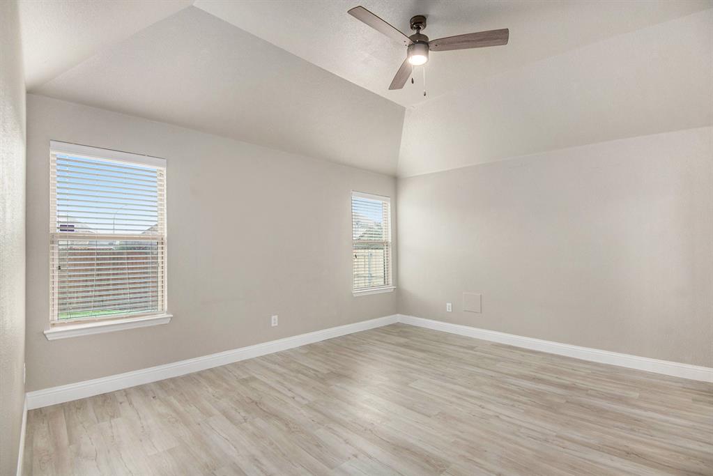 5749 Diamond Valley Drive Property Photo 16