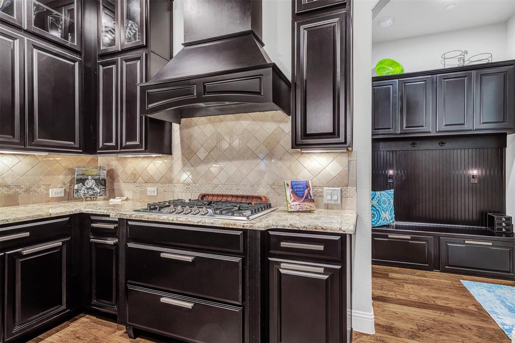 8925 Dewland Drive Property Photo 10