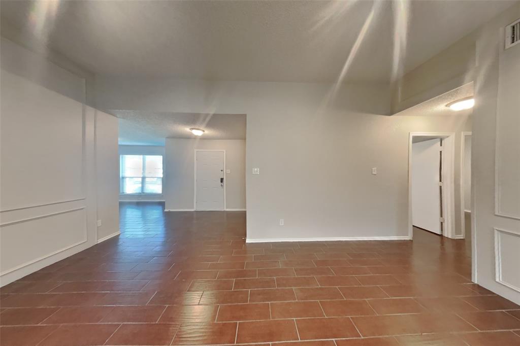 2032 Espinosa Drive Property Photo 2