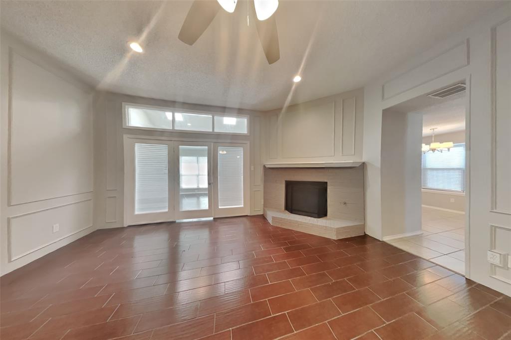 2032 Espinosa Drive Property Photo 3