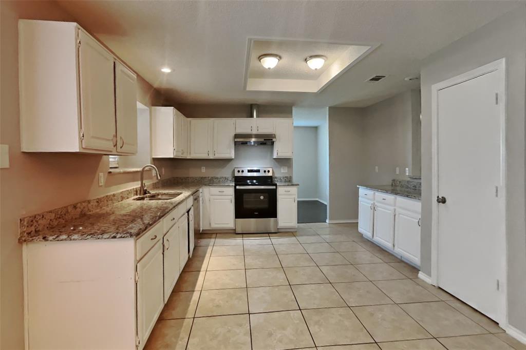 2032 Espinosa Drive Property Photo 6