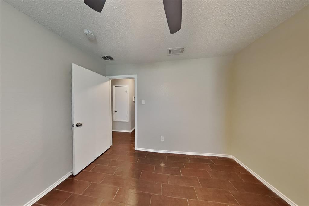 2032 Espinosa Drive Property Photo 14