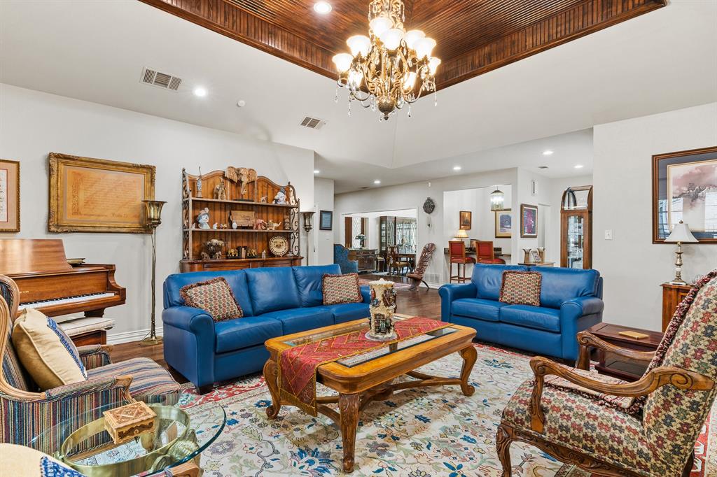 5033 Briar Tree Drive Property Photo 9