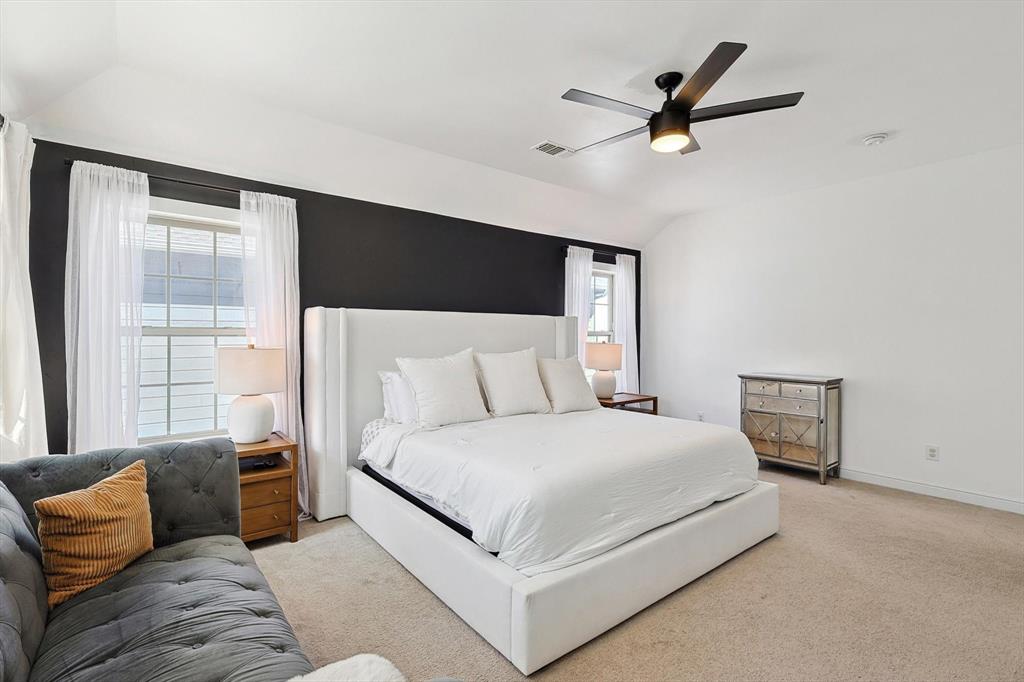 324 Collins Street Property Photo 14