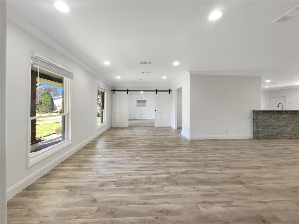 3855 Crest Cove Circle Property Photo 6