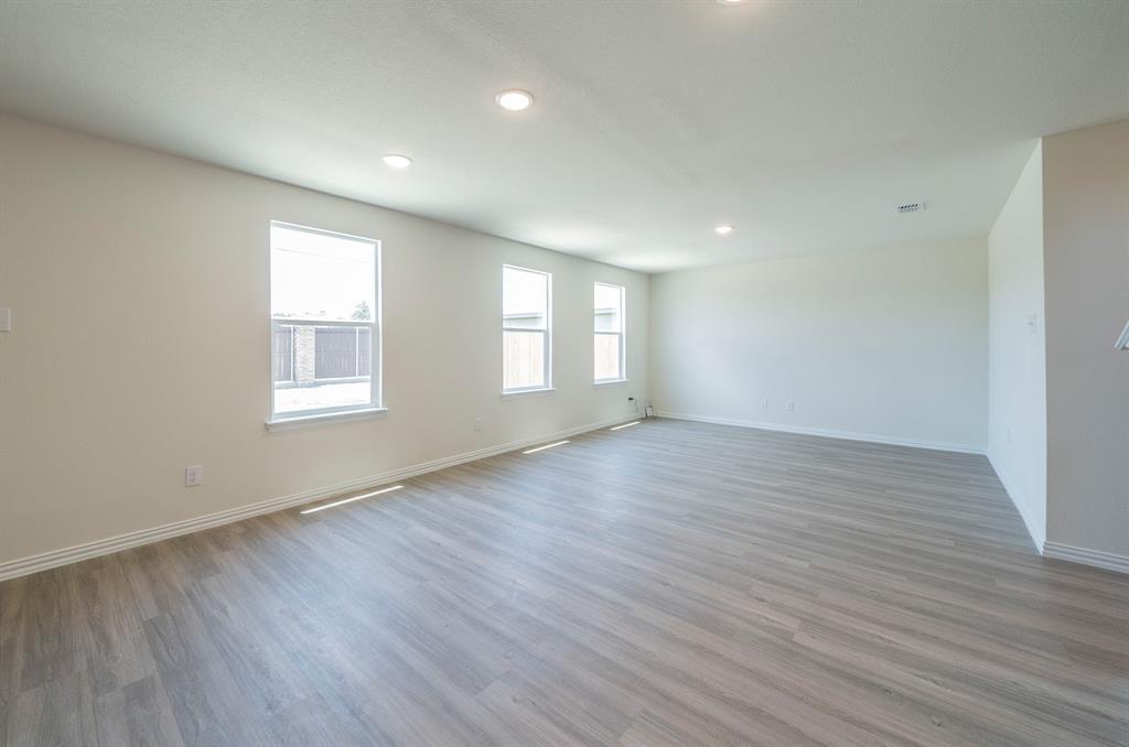 110 Goel Street Property Photo 4