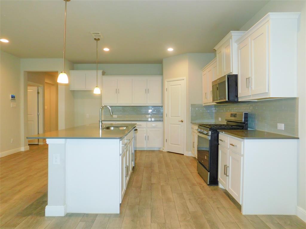 801 Finchley Drive Property Photo 6