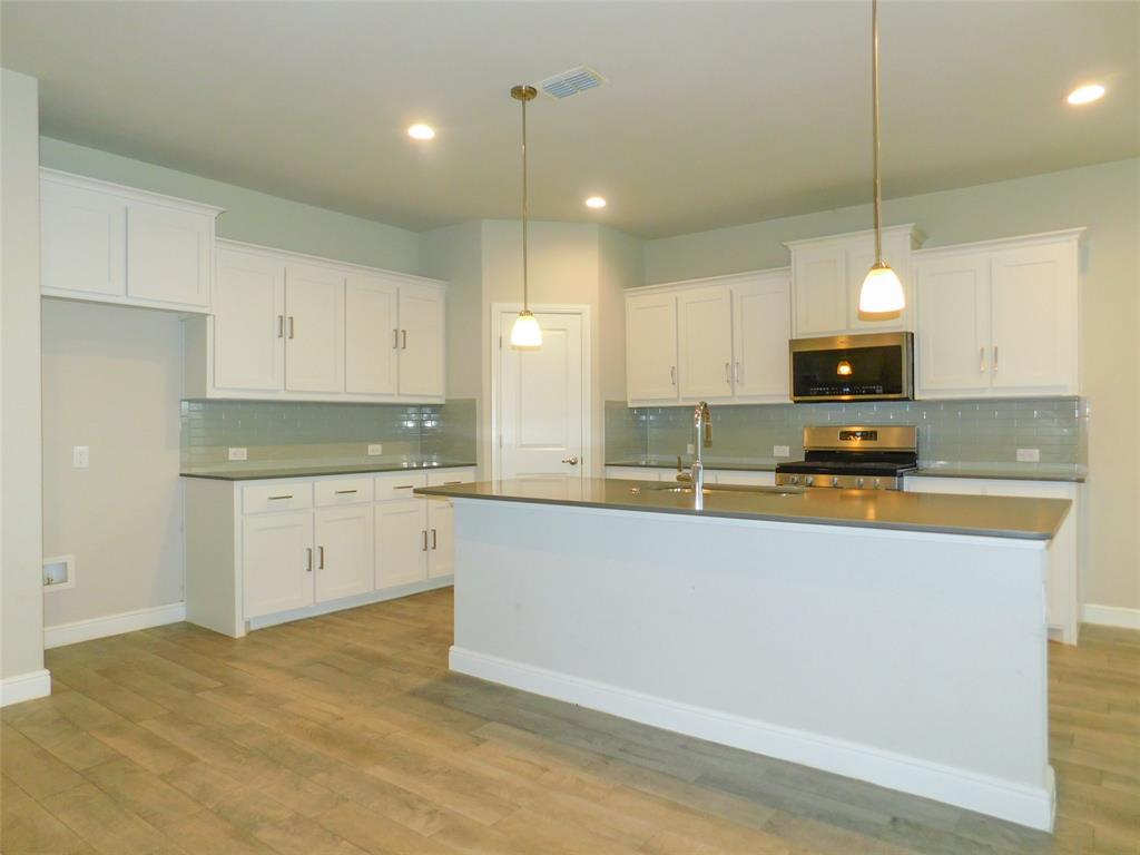 801 Finchley Drive Property Photo 8