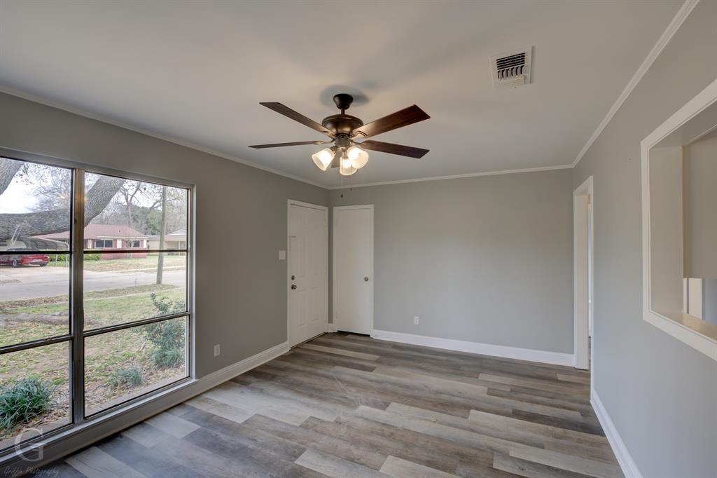 3002 Norman Place Property Photo 5
