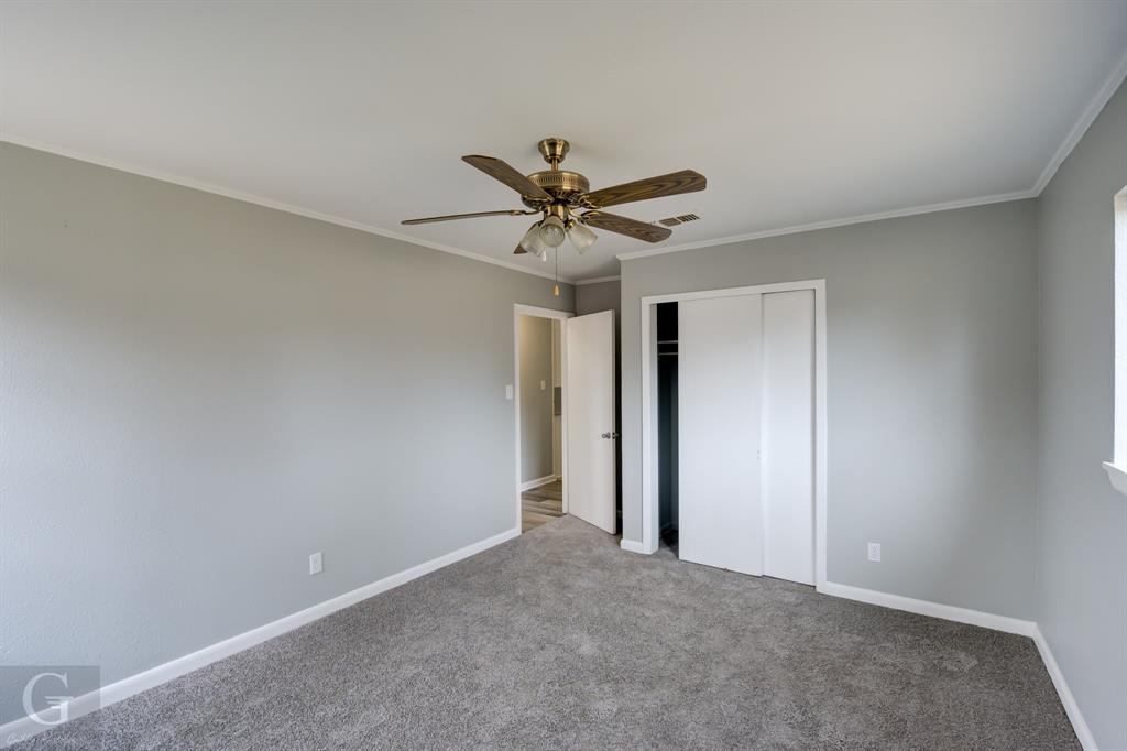 3002 Norman Place Property Photo 7
