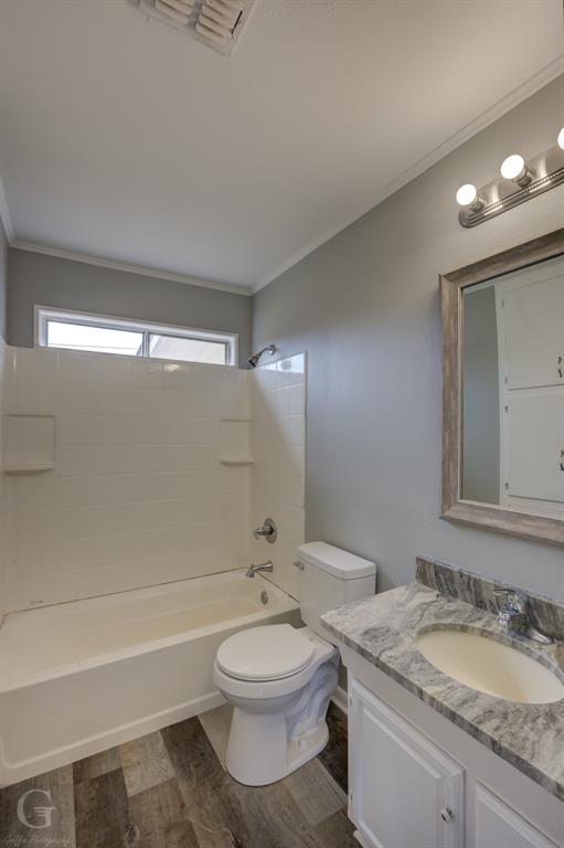 3002 Norman Place Property Photo 10