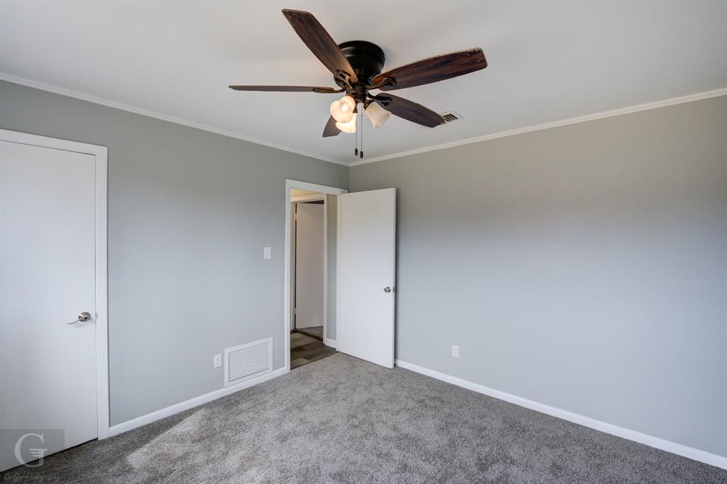 3002 Norman Place Property Photo 12
