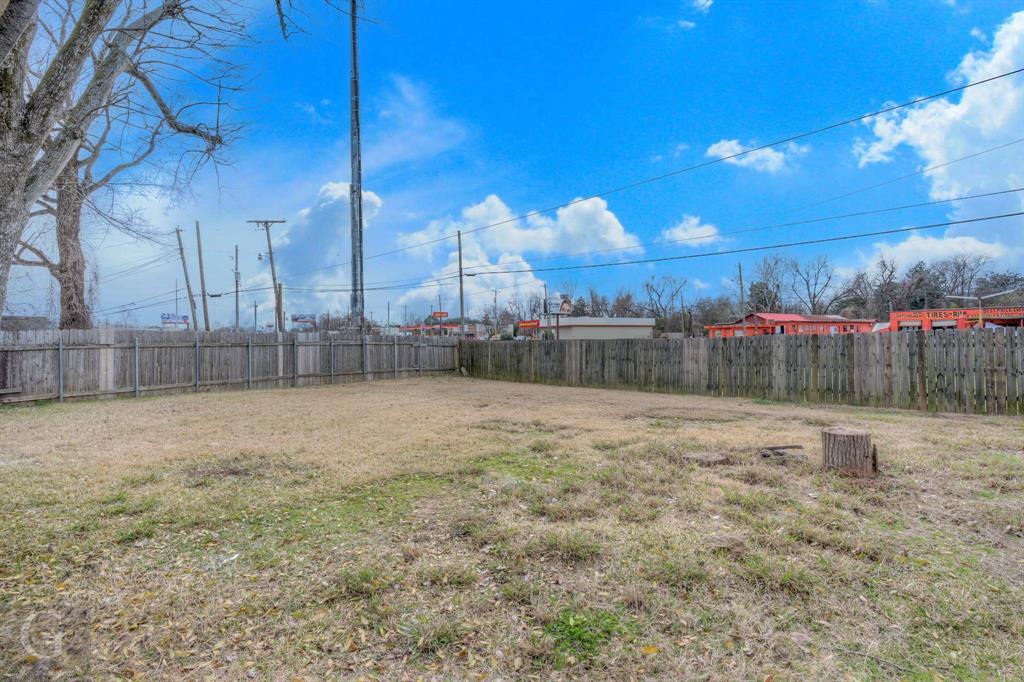 3002 Norman Place Property Photo 15