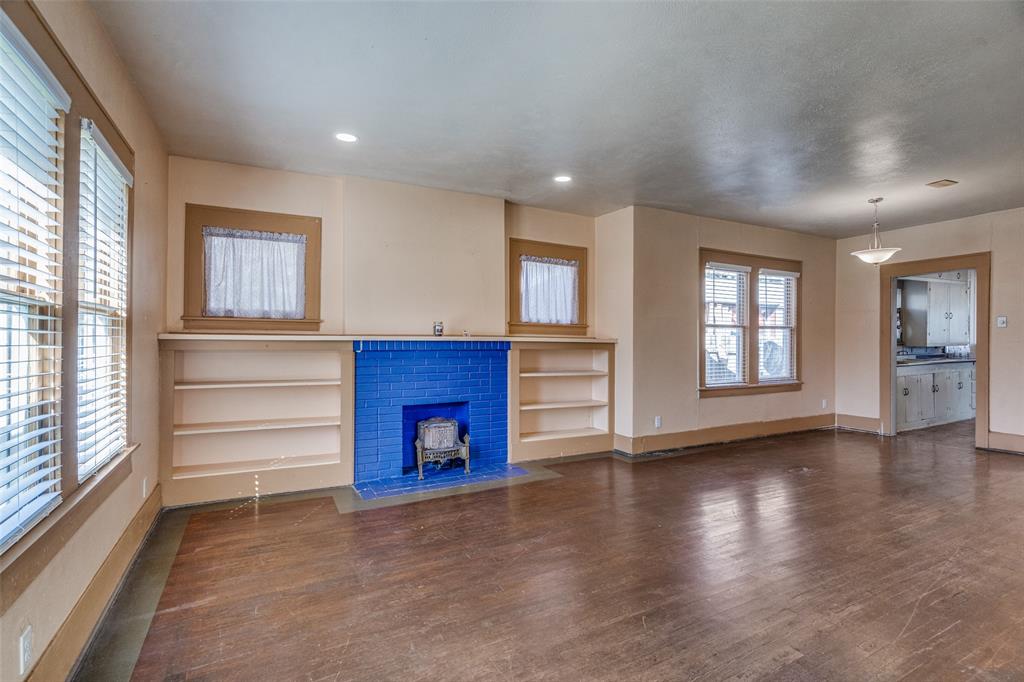 818 S Rosemont Avenue Property Photo 3
