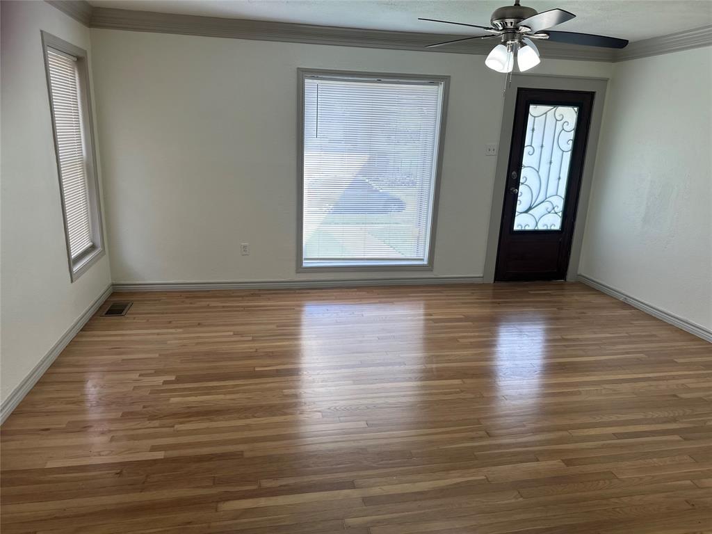 809 Cliffdale Avenue Property Photo 4
