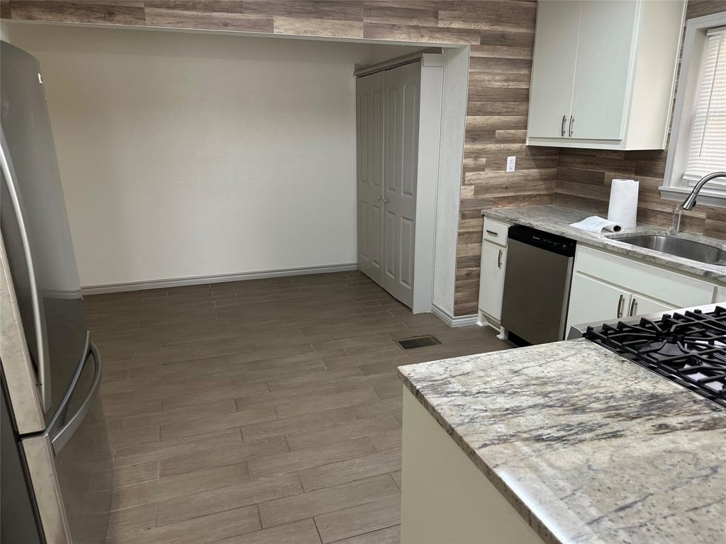 809 Cliffdale Avenue Property Photo 7