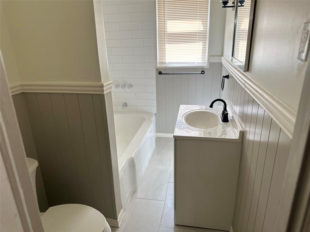 809 Cliffdale Avenue Property Photo 15