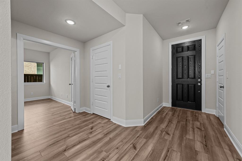 3015 Wind Knot Way Property Photo 5