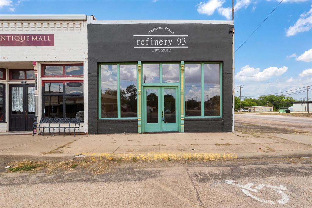 100 S Main Street Property Photo