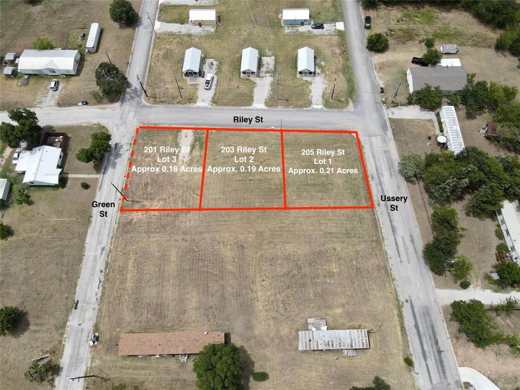 203 W Riley Street Property Photo 5