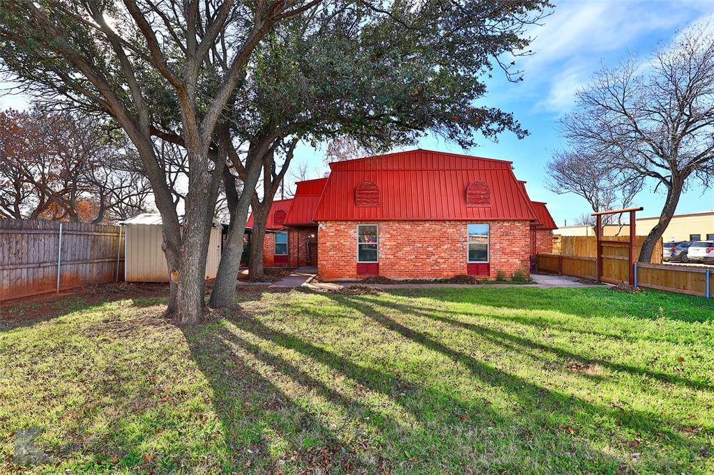 2024 N Willis Street Property Photo 1