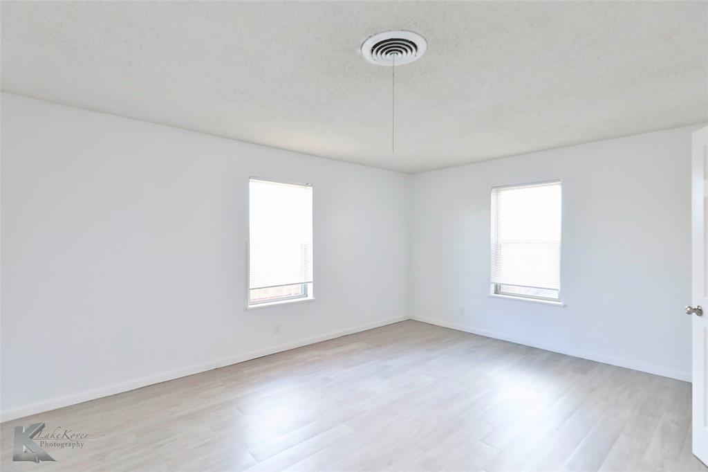2024 N Willis Street Property Photo 9