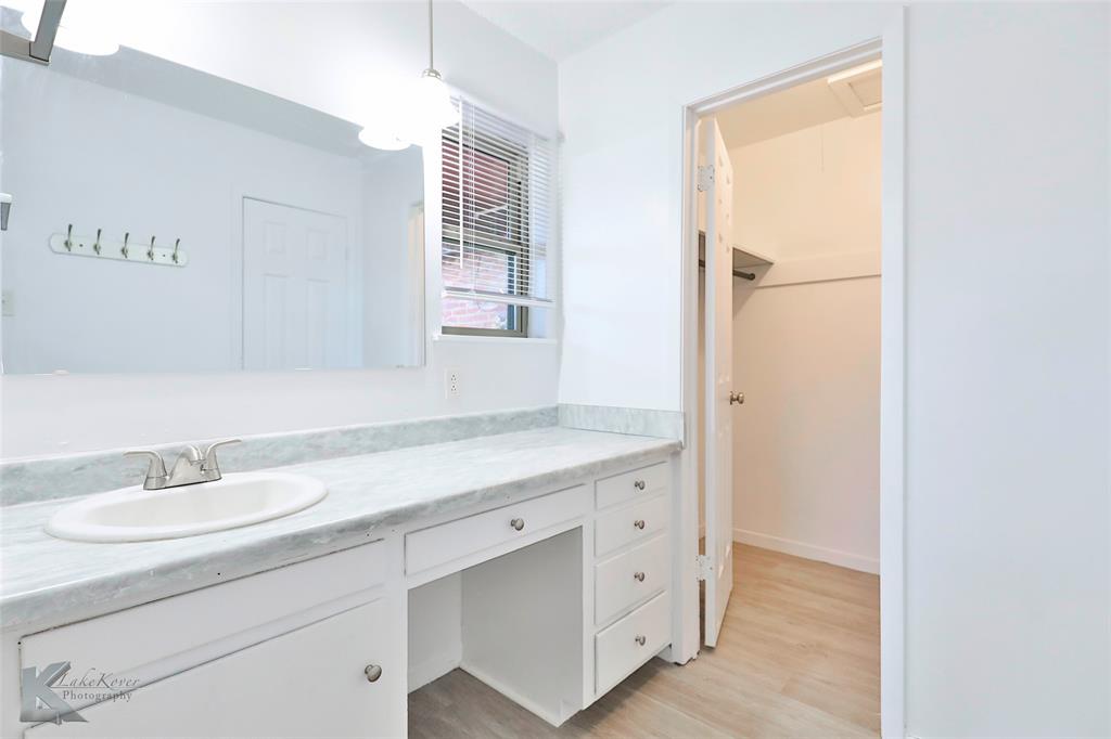 2024 N Willis Street Property Photo 32