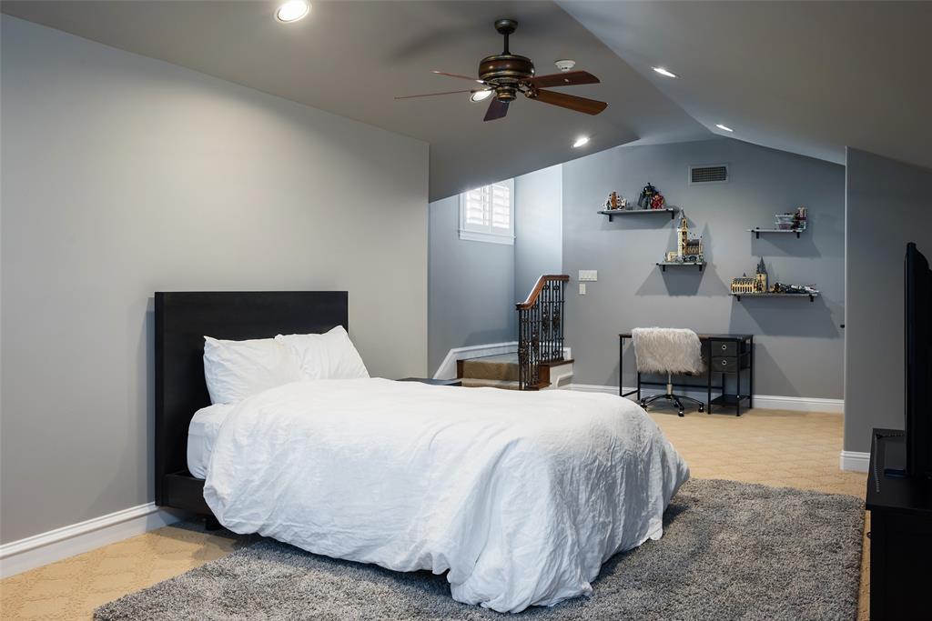 4524 N Versailles Avenue Property Photo 35
