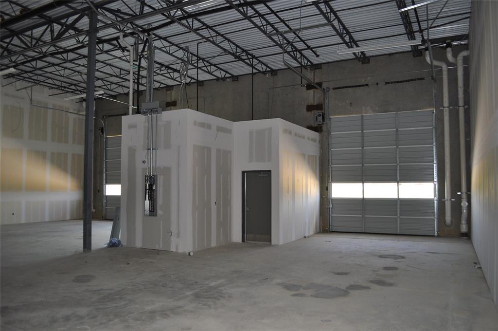 550 W Round Grove Road Property Photo 11