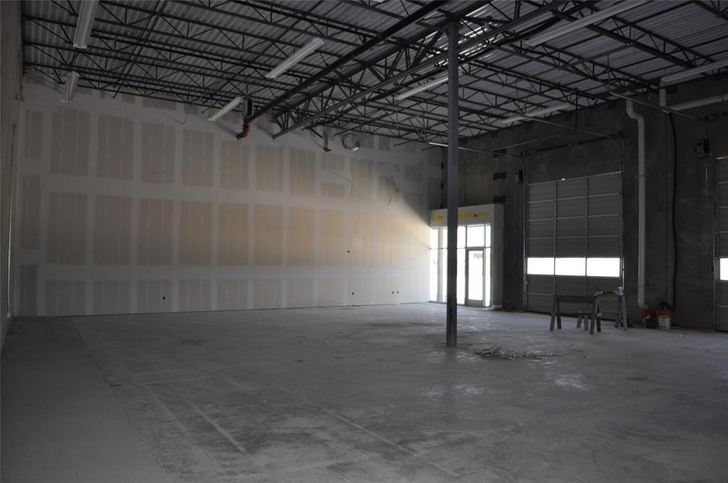 550 W Round Grove Road Property Photo 21