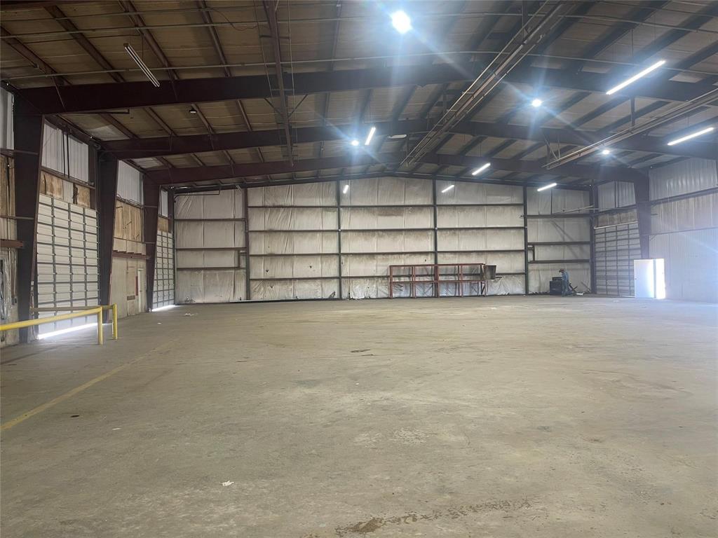 705 Industrial Loop Property Photo 9