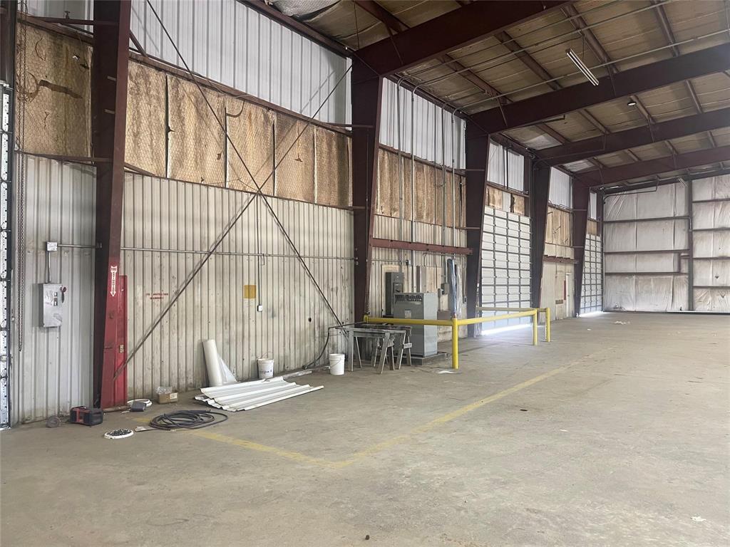 705 Industrial Loop Property Photo 11