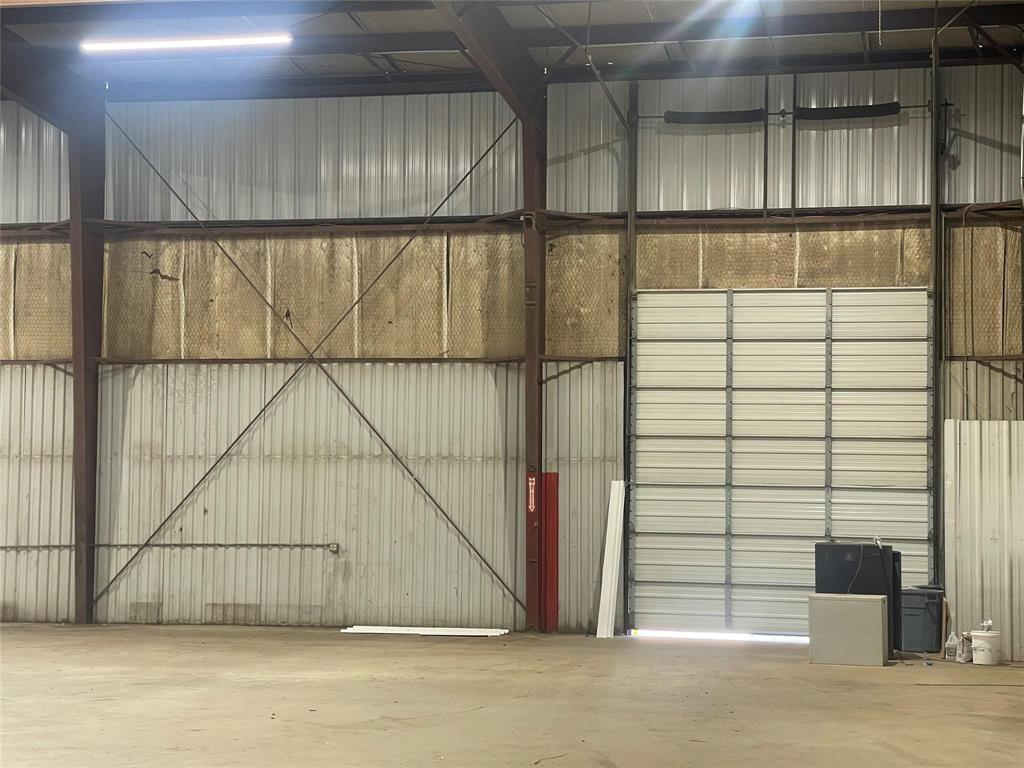 705 Industrial Loop Property Photo 14