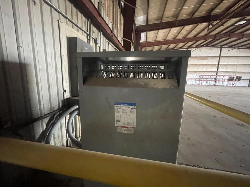 705 Industrial Loop Property Photo 17