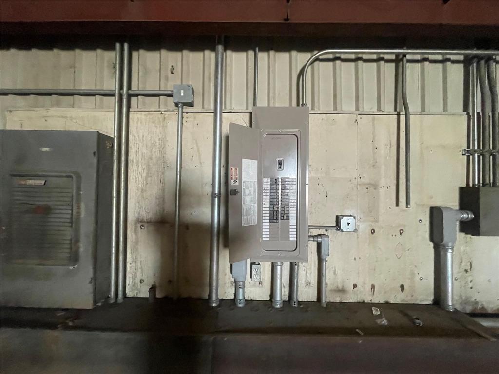 705 Industrial Loop Property Photo 19