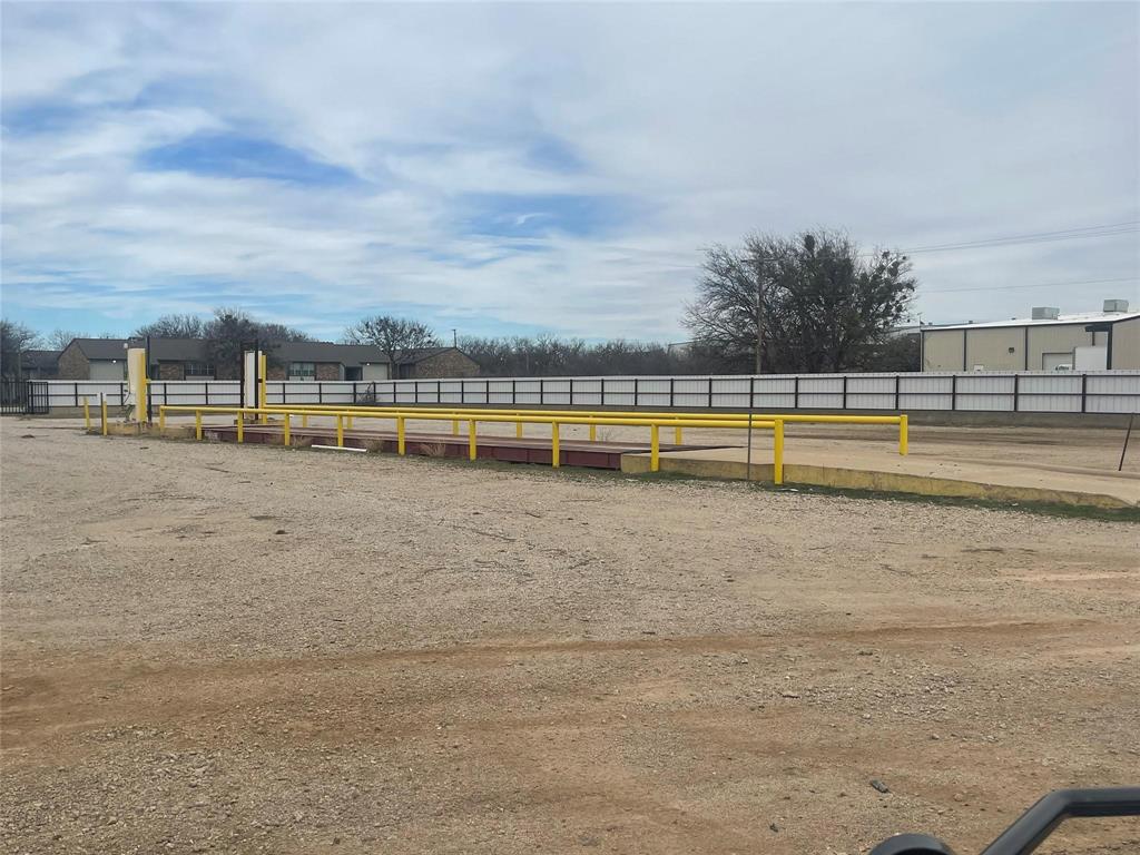705 Industrial Loop Property Photo 21