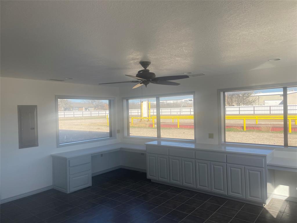 705 Industrial Loop Property Photo 28