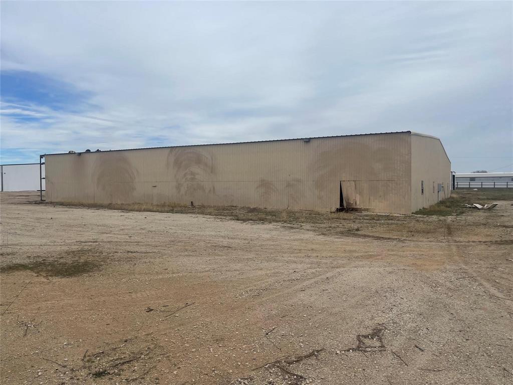 705 Industrial Loop Property Photo 35