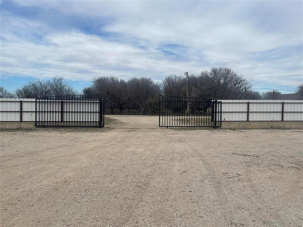 705 Industrial Loop Property Photo 38