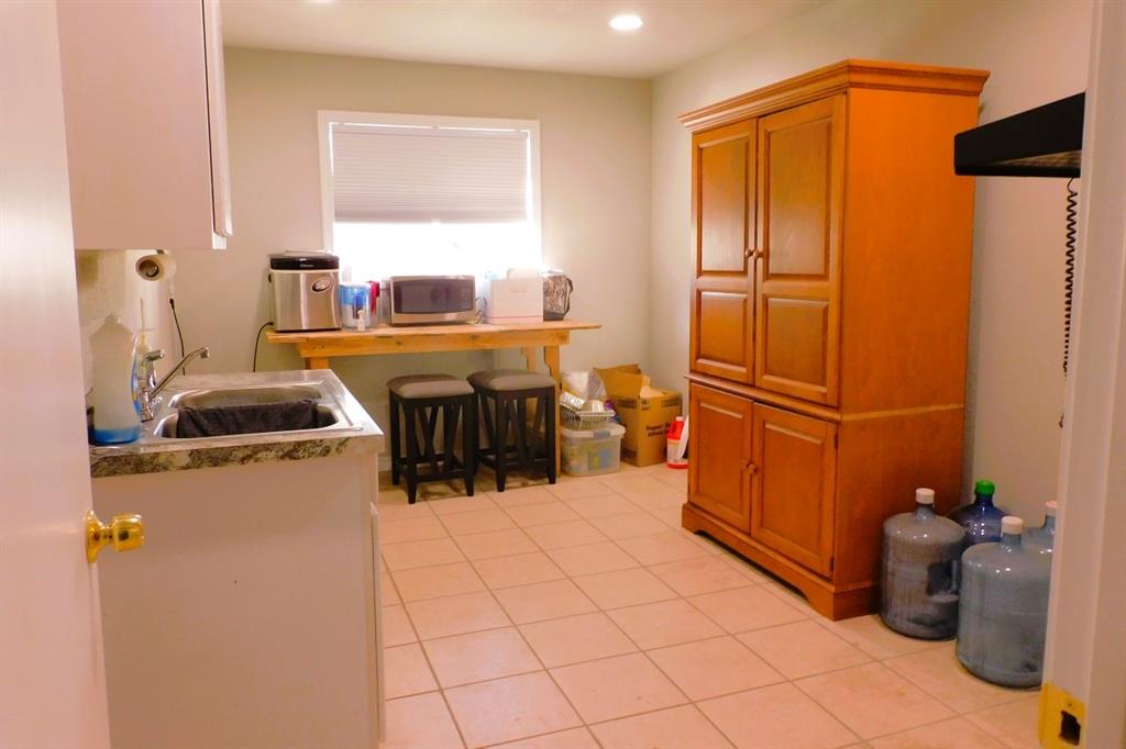 401 West Coffin St Property Photo 6