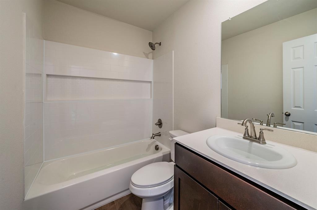 106 Kainos Street Property Photo 12