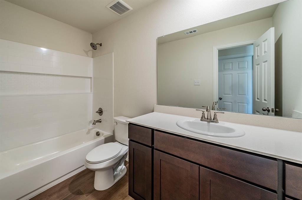 106 Kainos Street Property Photo 15
