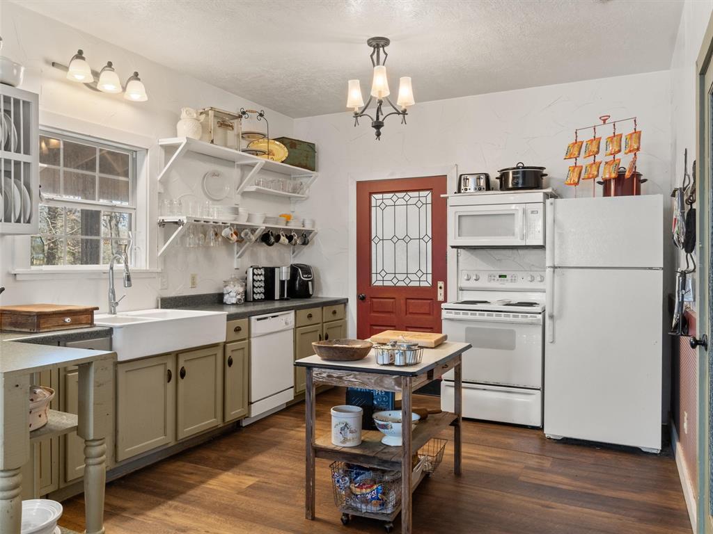 6826 Fm 2685 Property Photo 9